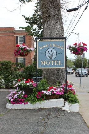 Отель Town & Beach Motel  East Falmouth